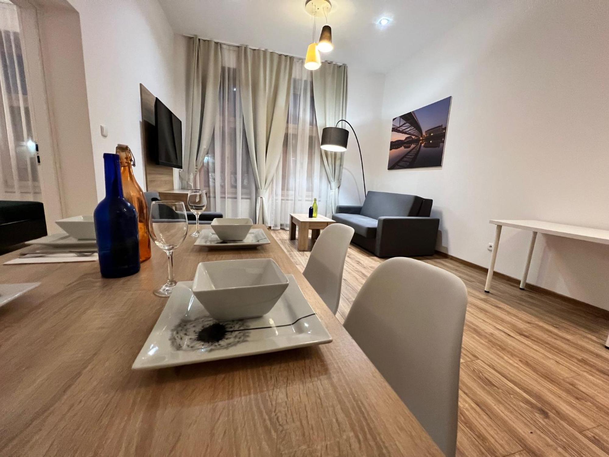 P&J Apartments Lubicz Krakow Exterior photo