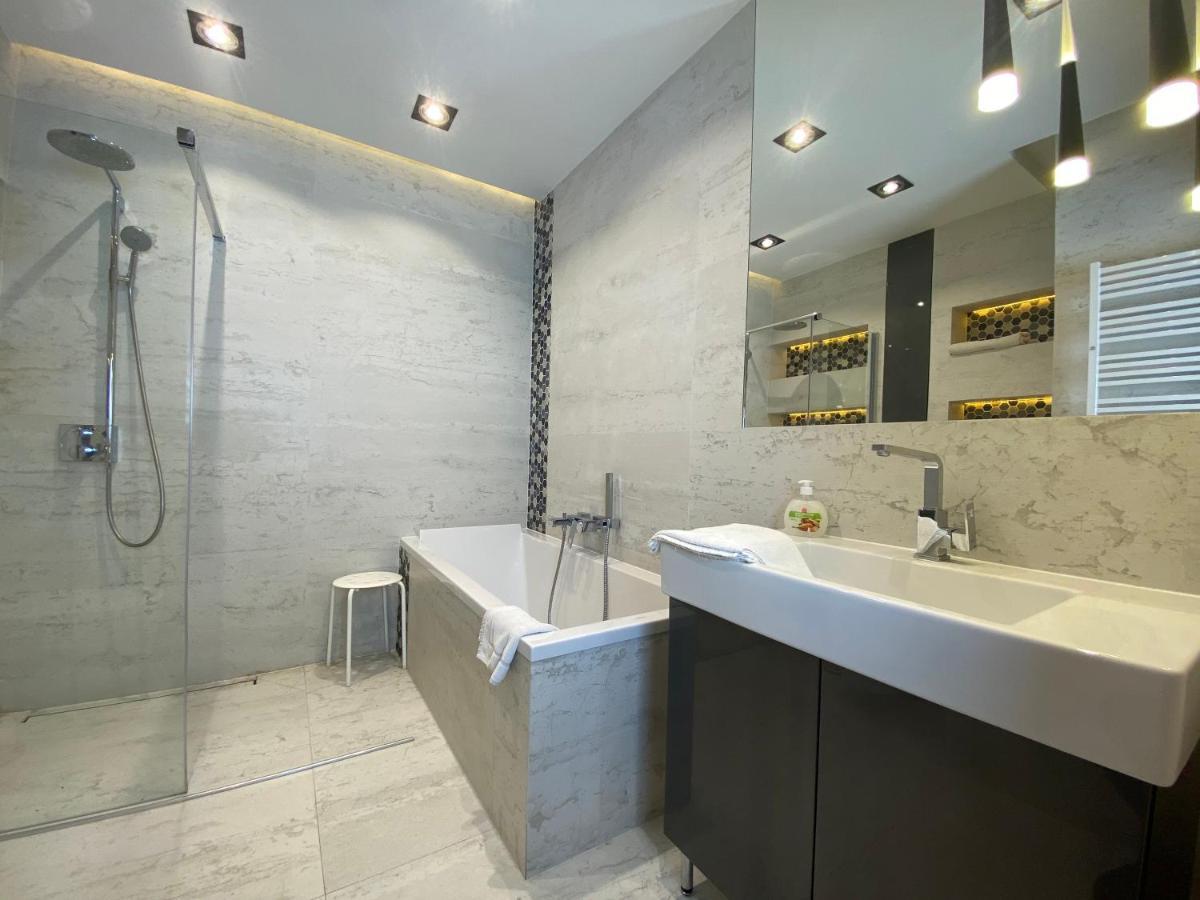 P&J Apartments Lubicz Krakow Exterior photo